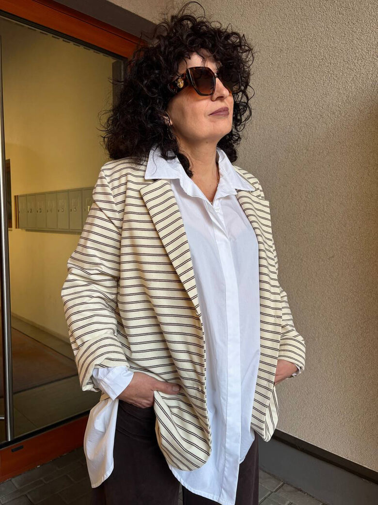 Žakete ar kokvilnu un brūnām svītrām, L